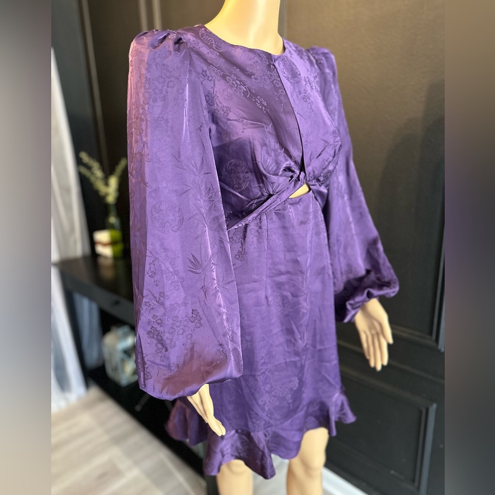 ASTR the label Long Sleeve Purple Dress with Cut-Out Design - Picture 2 of 8